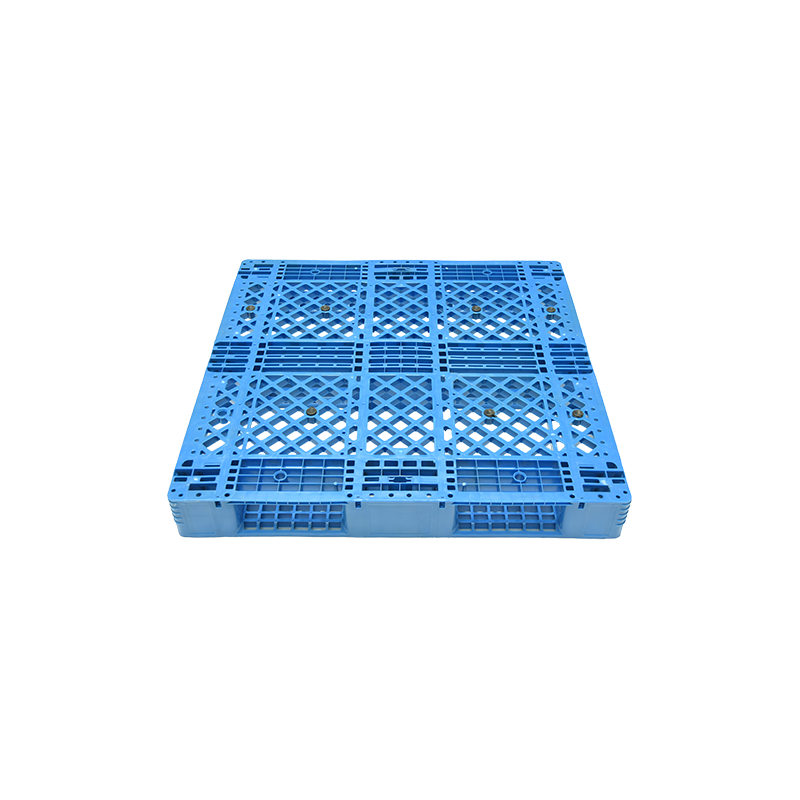 Plastic tray-Convenient and Practical: light weight, simple operation, forklift easy to enter, easy to handle.